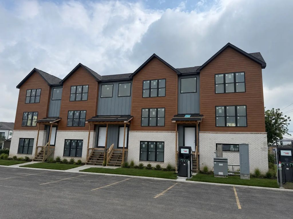 540 N Seymour Avenue D, Mundelein