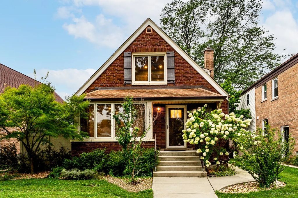 10444 S Troy Street, Chicago