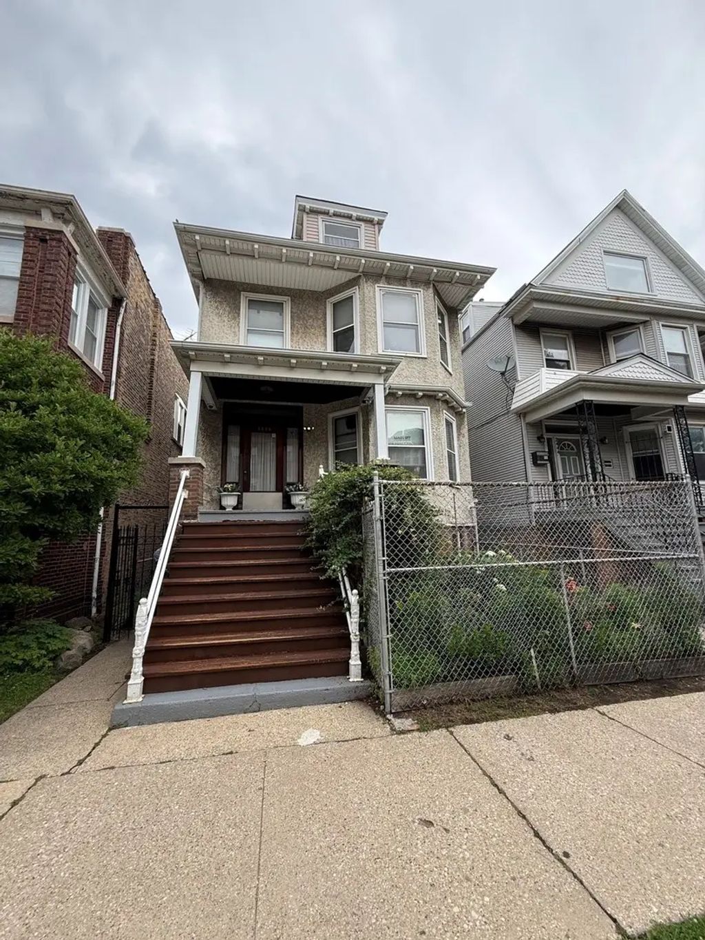 2448 W Gunnison Street 1, Chicago