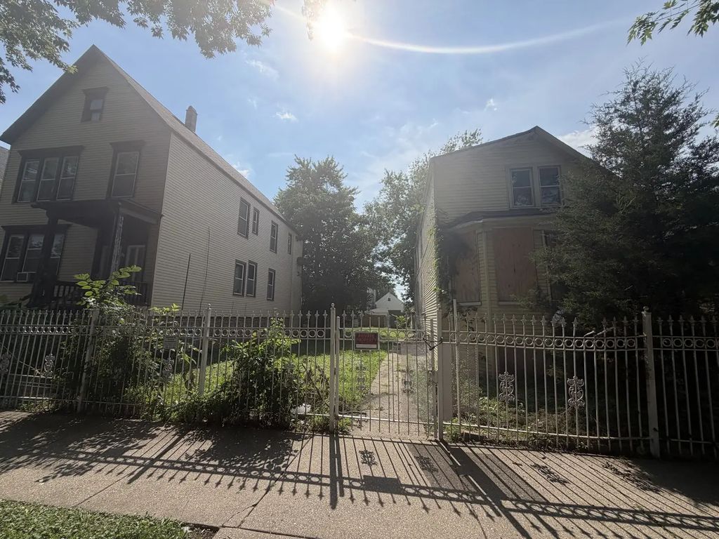 2818 S Kedvale Avenue, Chicago