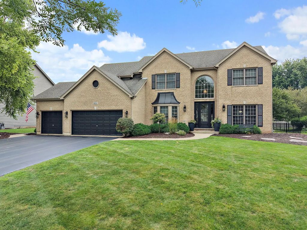 651 Clover Drive, Algonquin