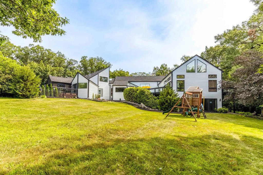 112 Ravine Lane, North Barrington