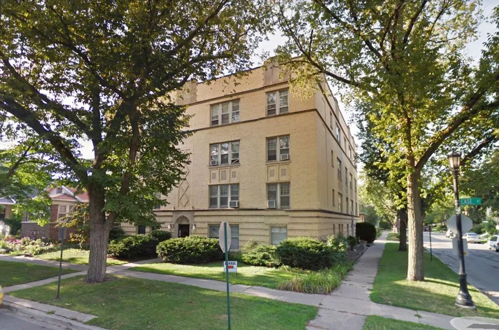 230 Elmwood Avenue 3s, Evanston