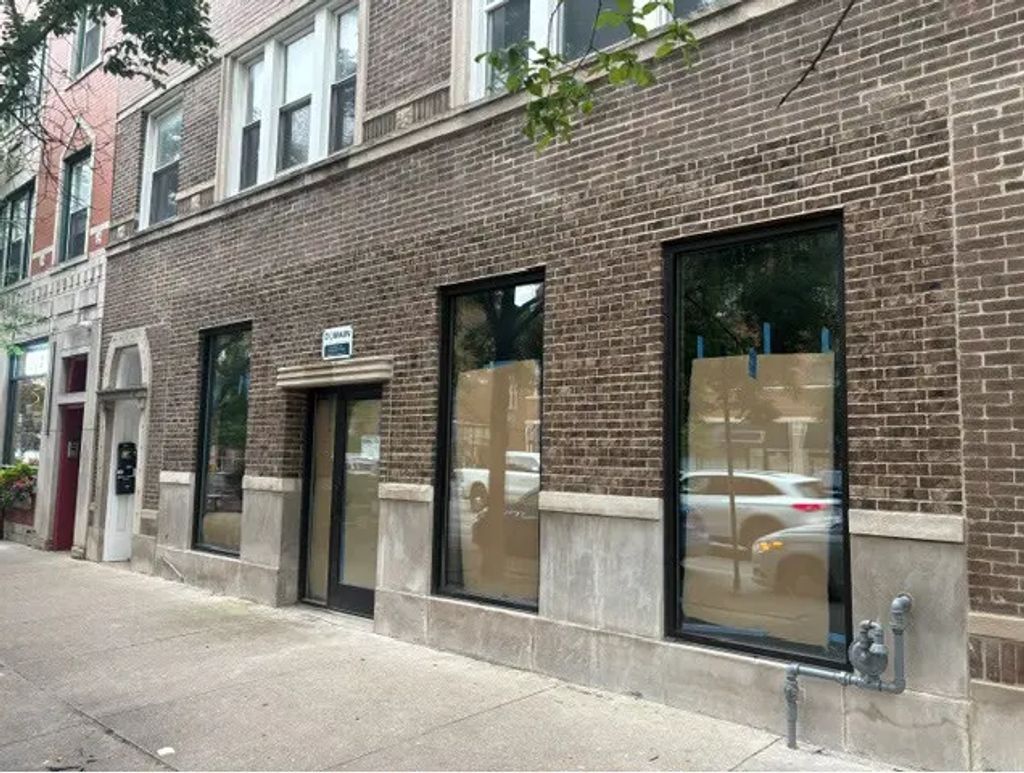 1925 W Montrose Avenue, Chicago