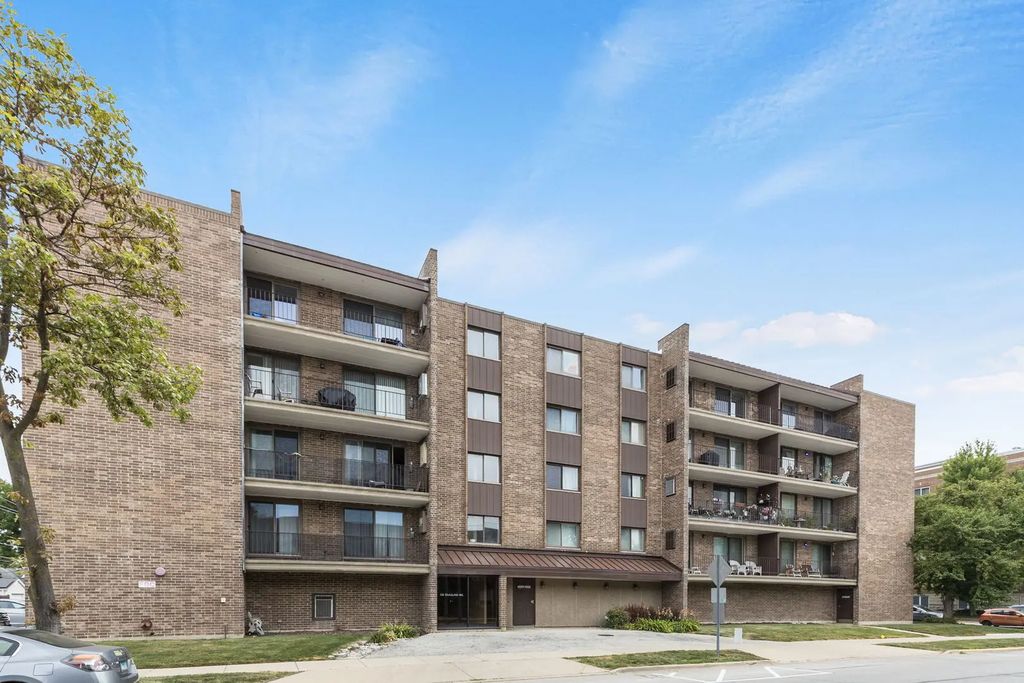 828 Graceland Avenue 502, Des Plaines
