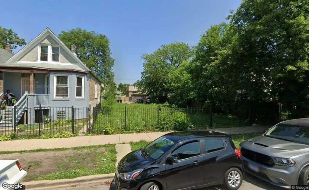 6733 S Winchester Avenue, Chicago