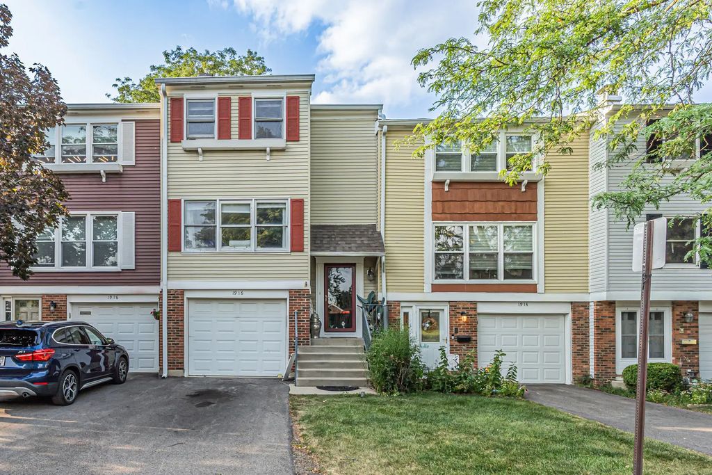 1916 Cheltenham Place, Schaumburg