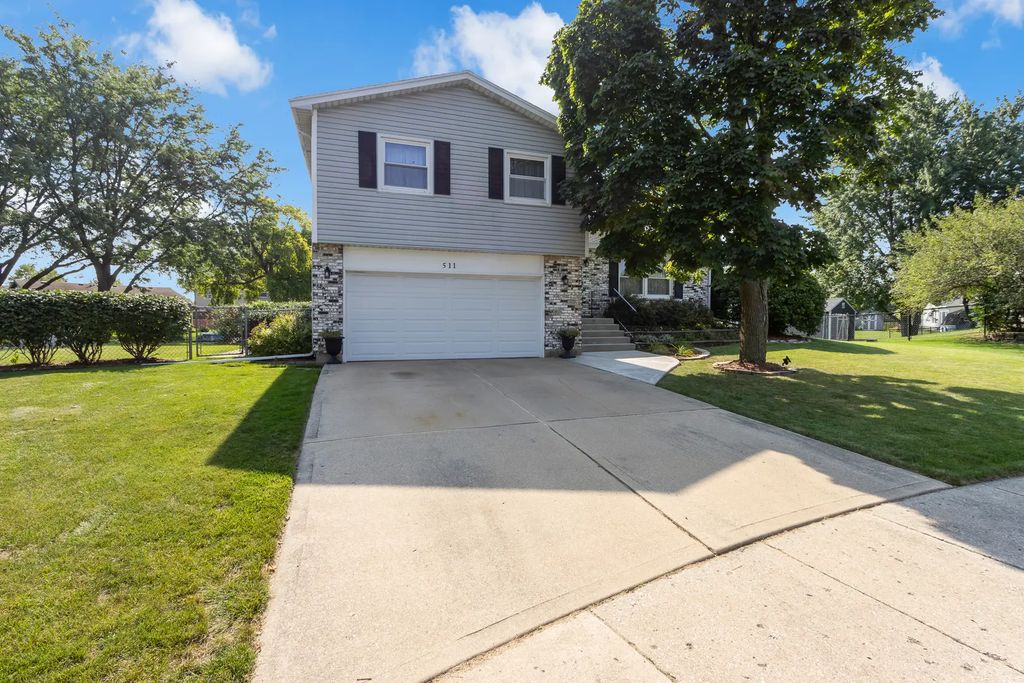 511 Heather Lane, Carol Stream