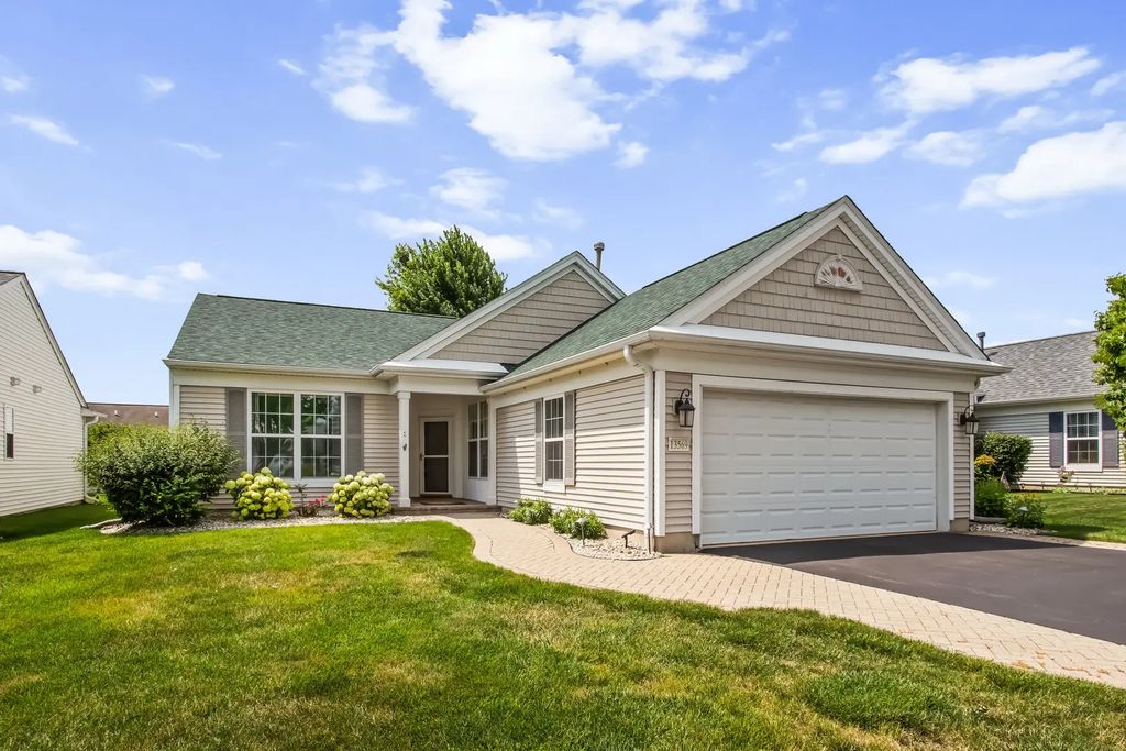 13569 Winterberry Lane, Huntley