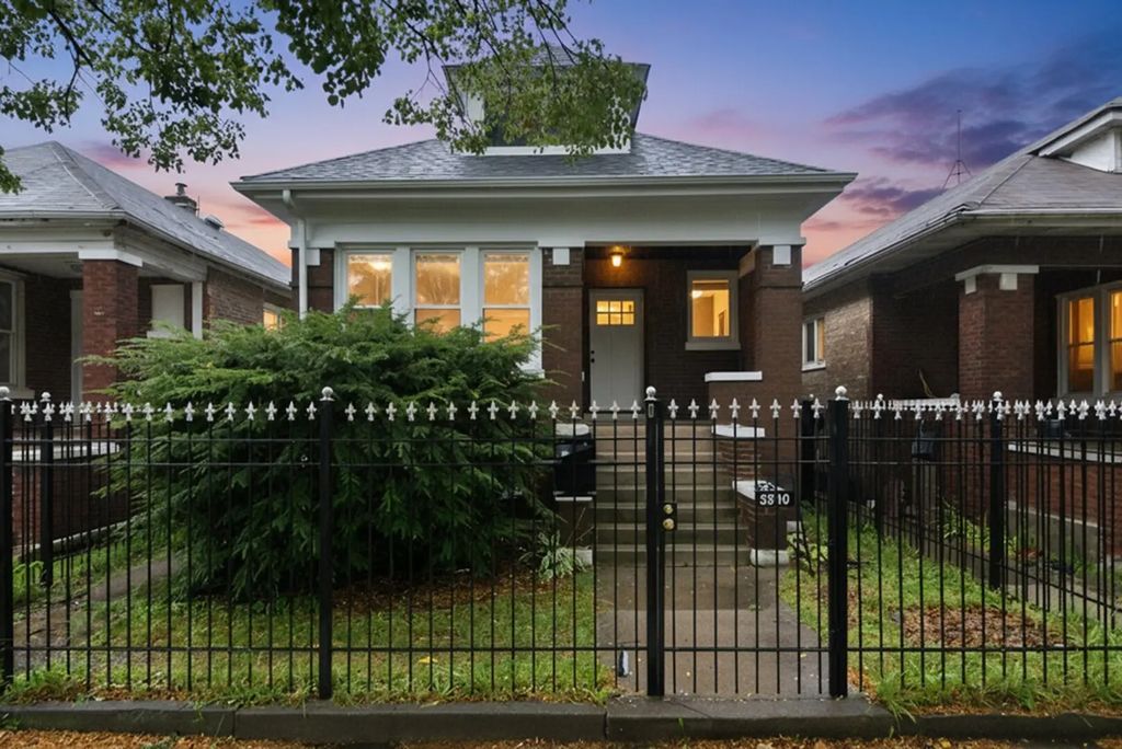 5840 S Artesian Avenue, Chicago