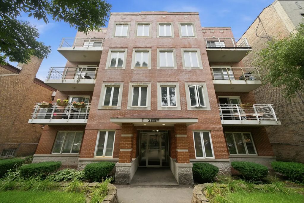 2217 W Farwell Avenue 4b, Chicago