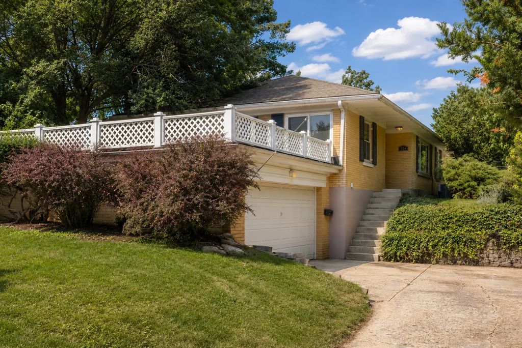 354 Indian Drive, Glen Ellyn