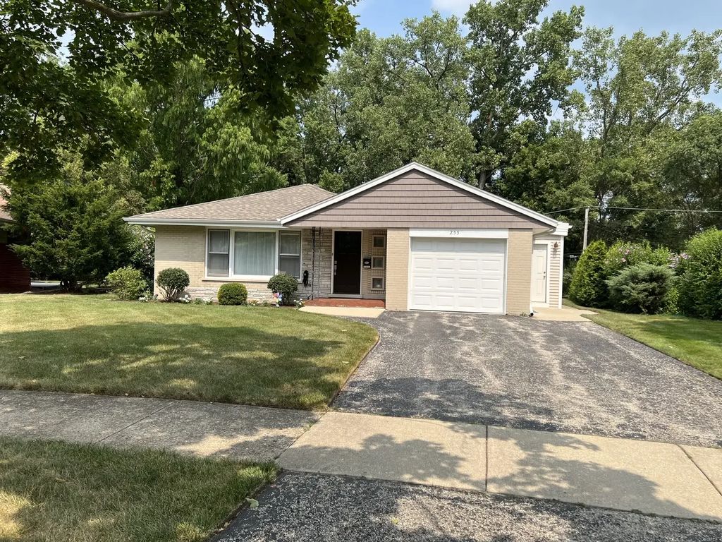 255 Riverside Drive, Northfield