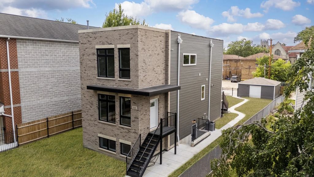 306 N Parkside Avenue, Chicago