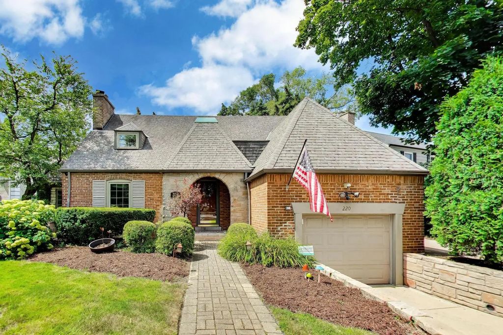 220 Northwood Road, Riverside