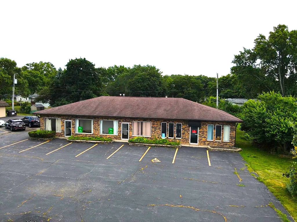 4901 W Elm Street, McHenry