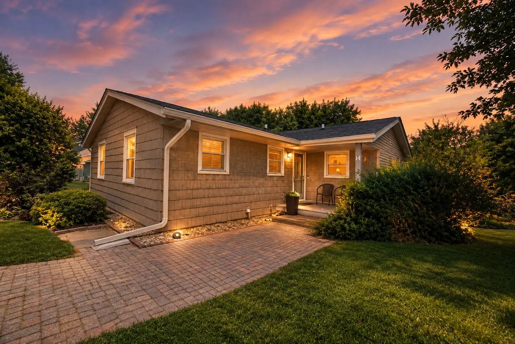 14 Bona Terra Drive, Ottawa