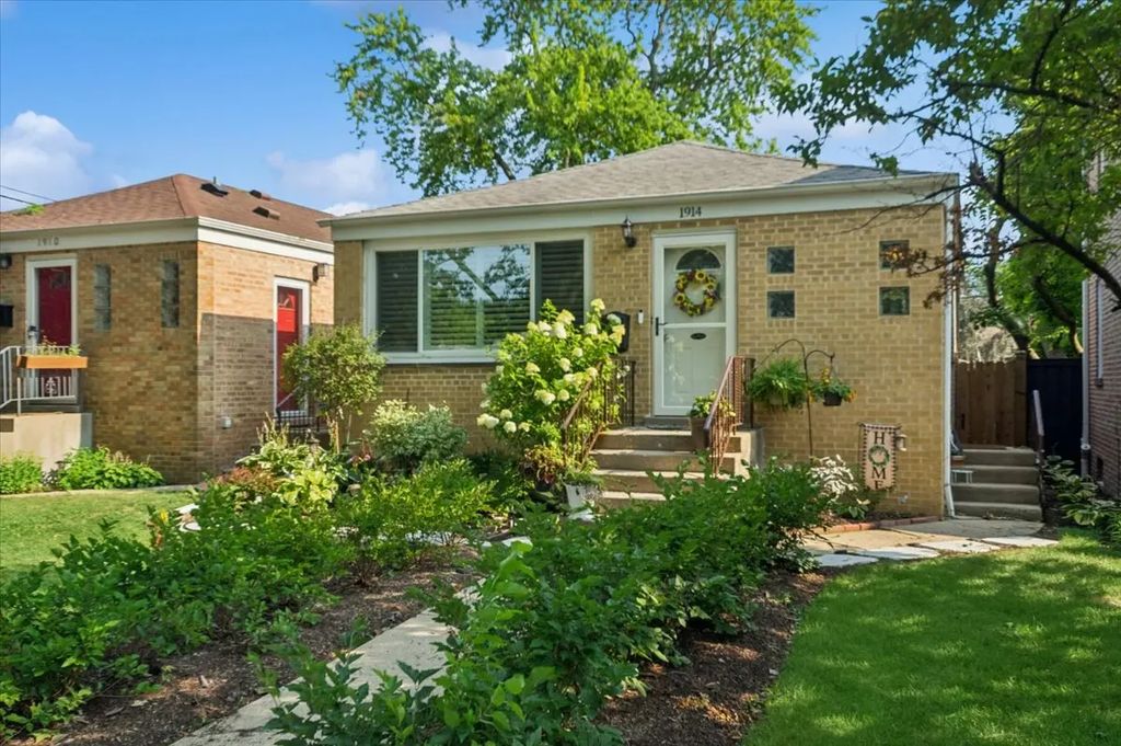 1914 Warren Street, Evanston, 60202
