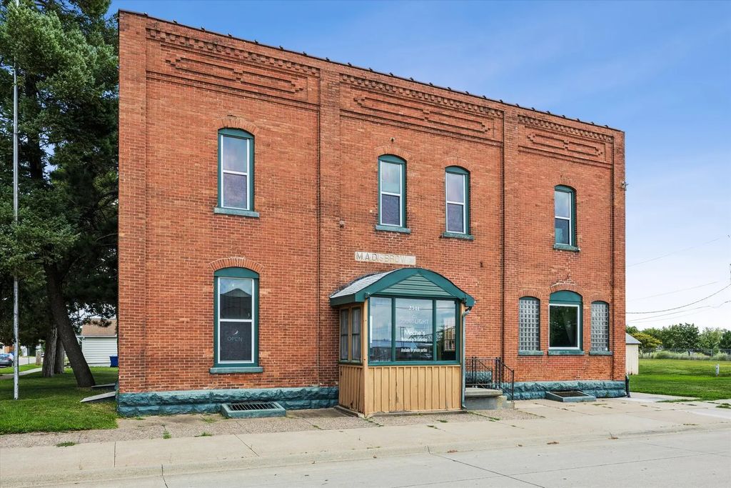 2301 Mckinley Street, Clinton