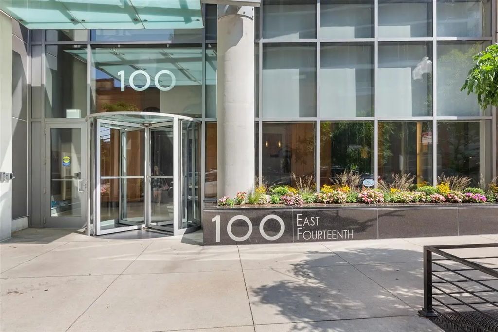 100 E 14th Street 2204, Chicago