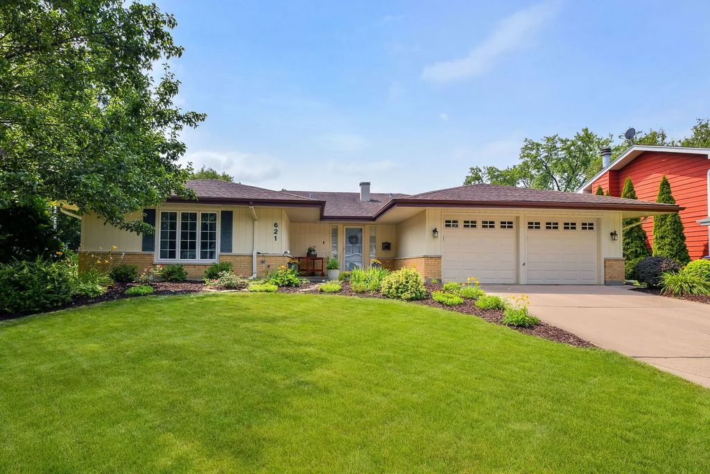 21w621 Buckingham Road, Glen Ellyn