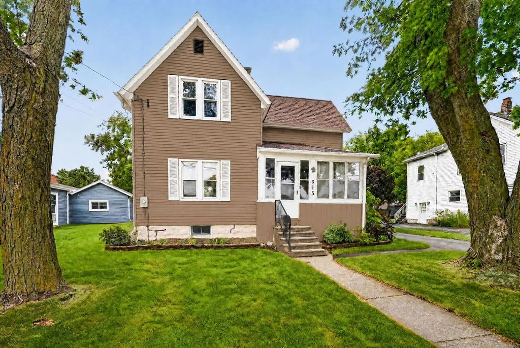 615 N 14th Street, DeKalb