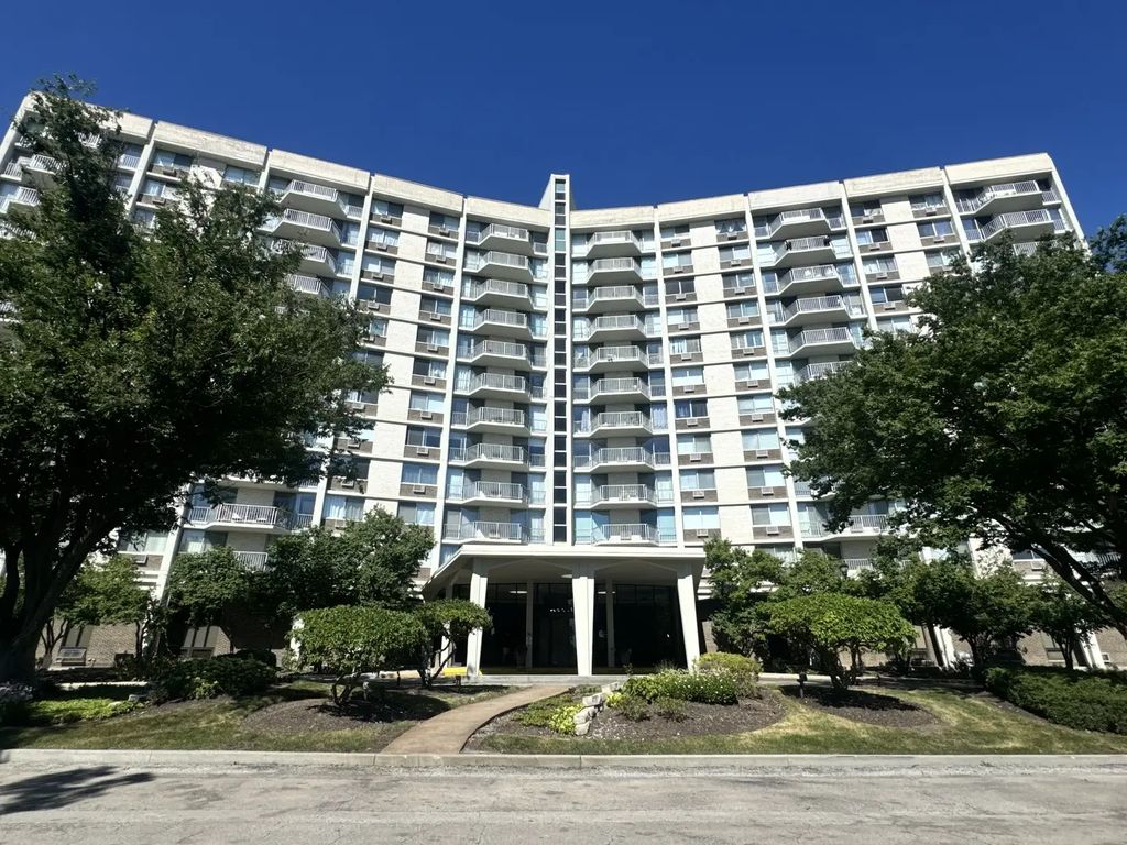20 N Tower Road 10m, Oak Brook