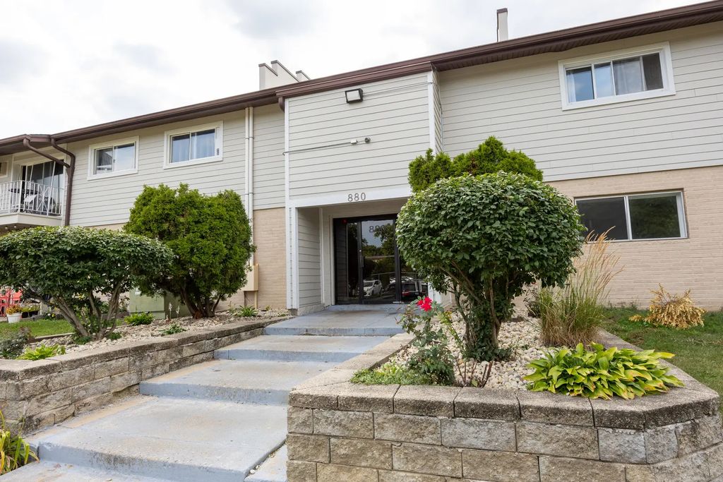 880 E Old Willow Road 166, Prospect Heights