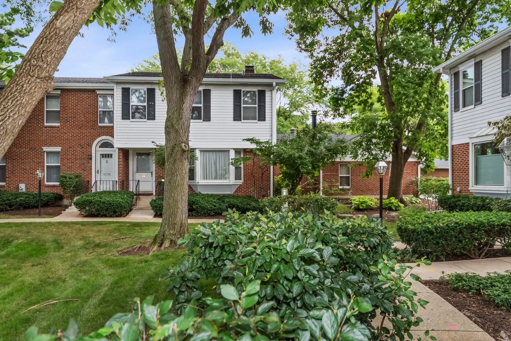 9029 Lincolnwood Drive, Evanston