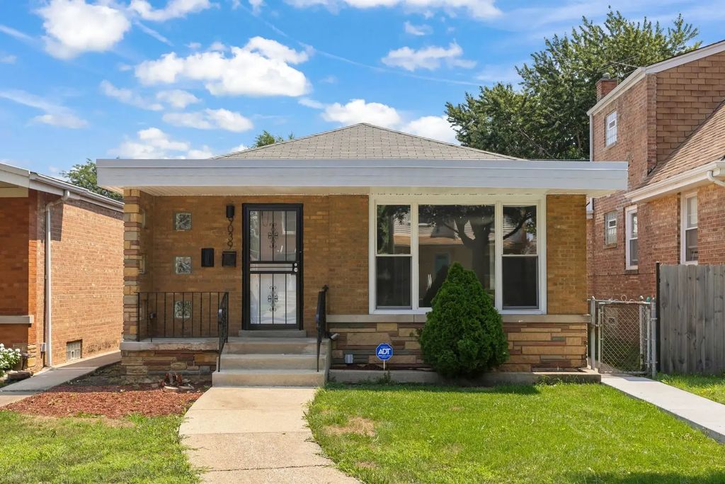 9039 S Jeffery Boulevard, Chicago