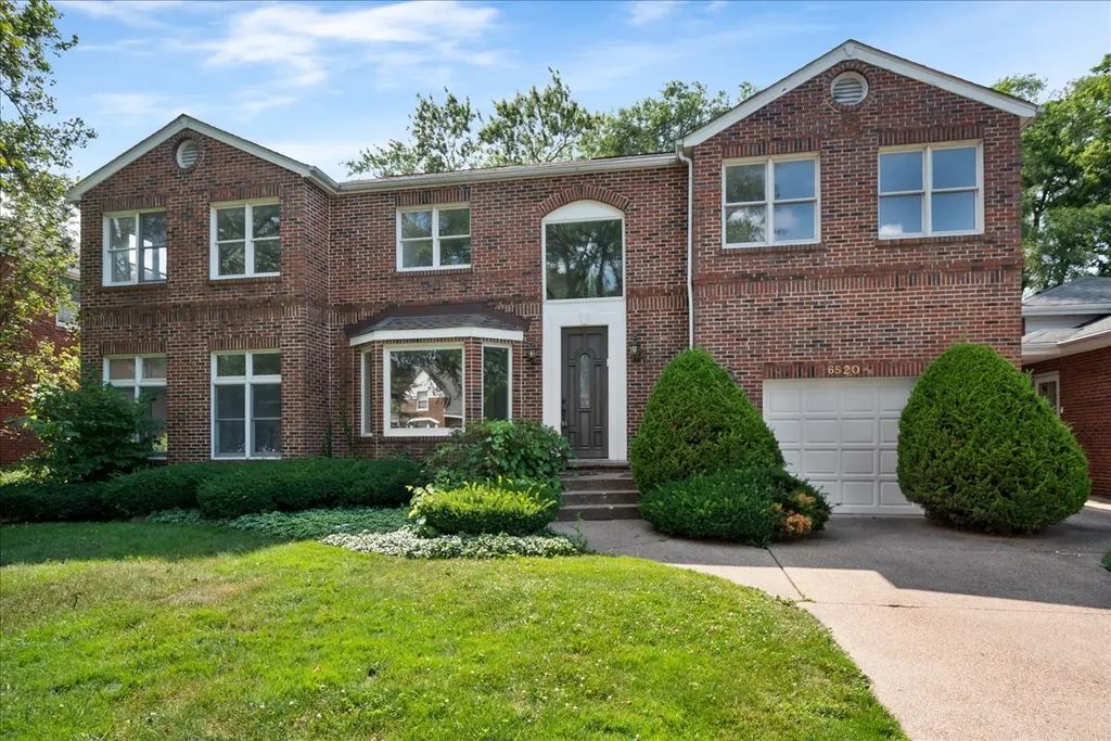 6520 N Christiana Avenue, Lincolnwood