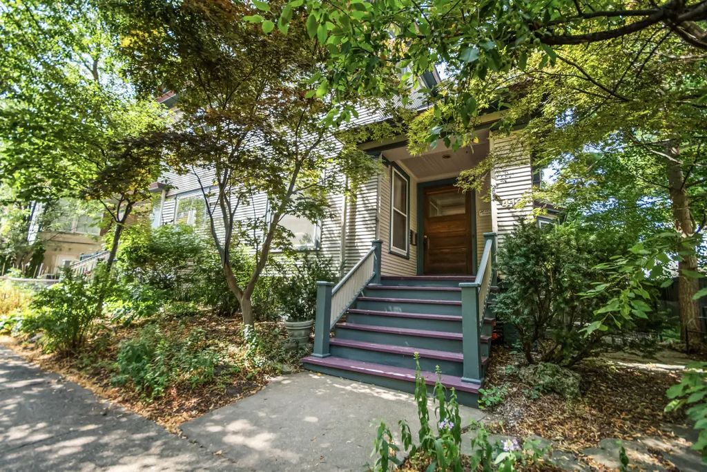 413 Dempster Street, Evanston