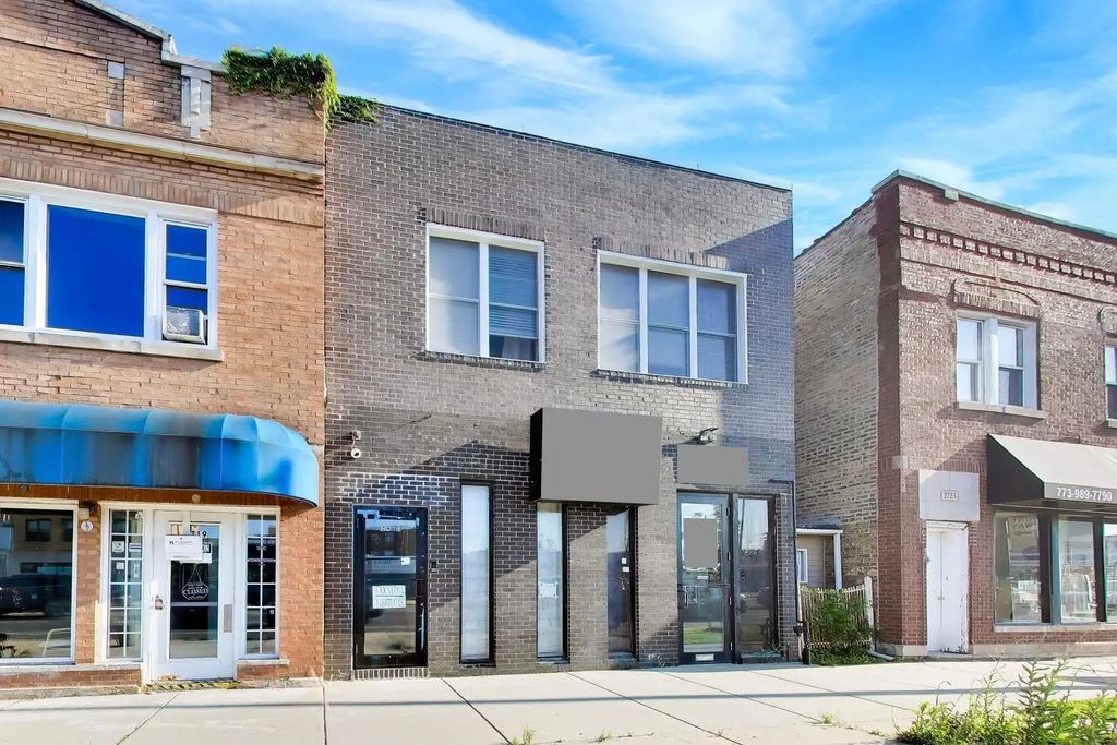 2721 W Peterson Avenue, Chicago, 60659