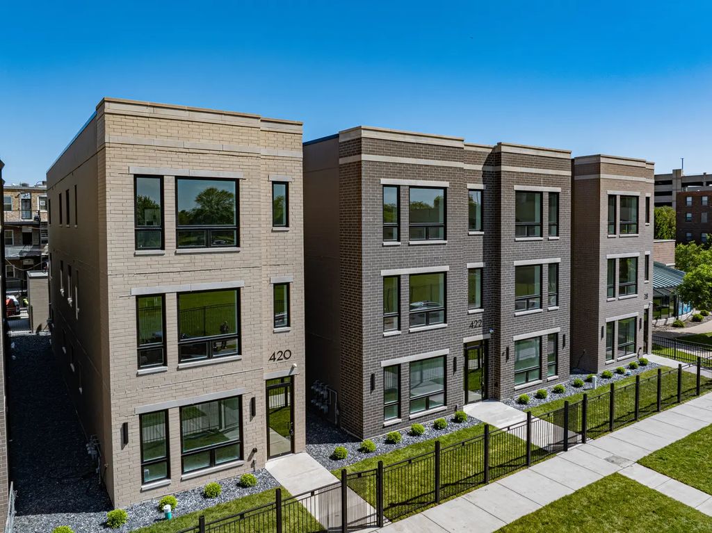 408 E 50th Place 1e, Chicago, 60615