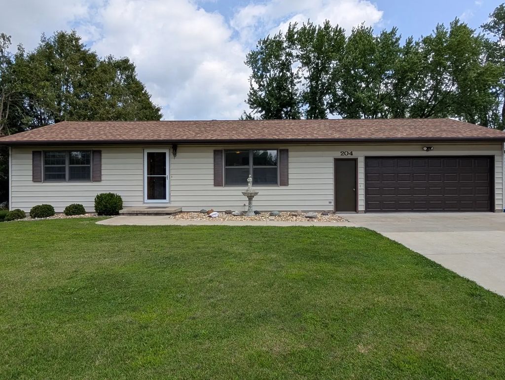 204 Hickory Drive, Lena