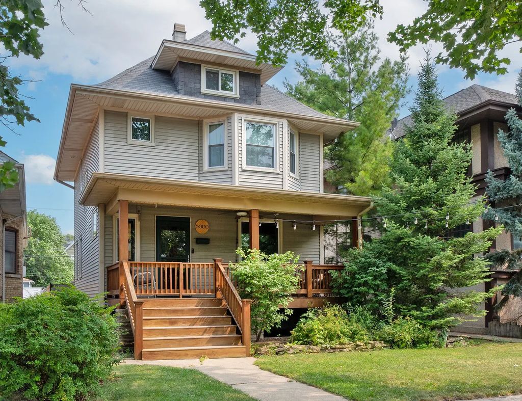 5000 W Berteau Avenue, Chicago, 60641