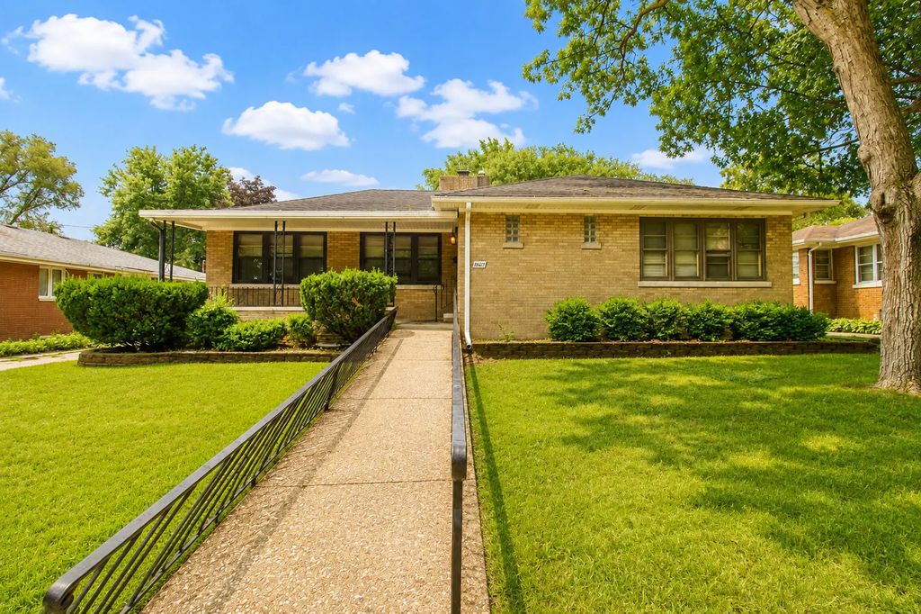 1067 Wentworth Avenue, Calumet City