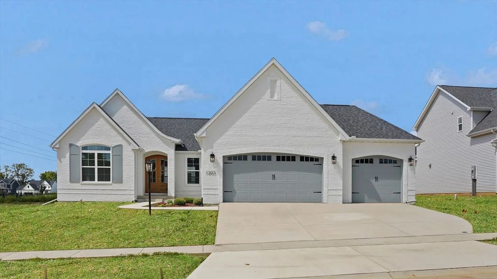 1203 Willowgrove Lane, Mahomet