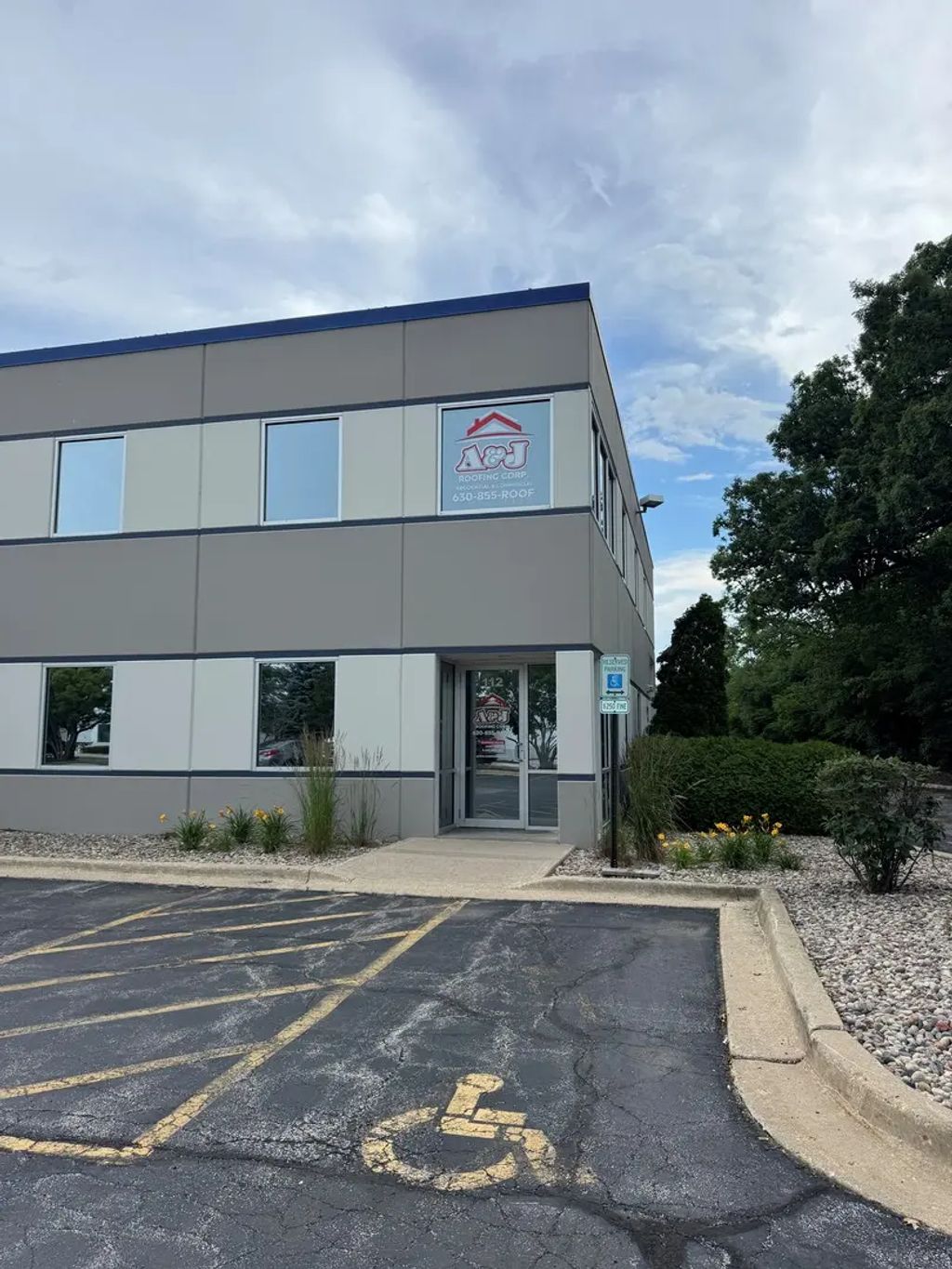 1585 Beverly Court 112, Aurora
