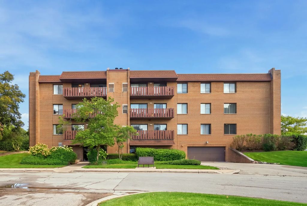 1655 Lake Cook Road 343, Highland Park, 60035