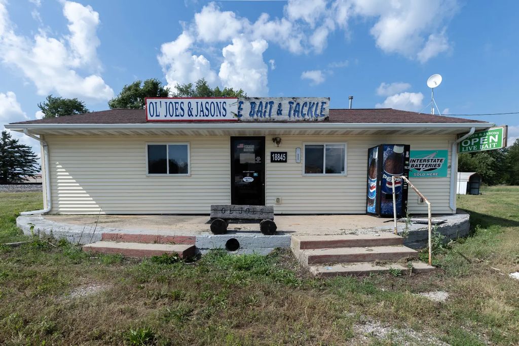 18843 State Highway 54 Road, Dewitt