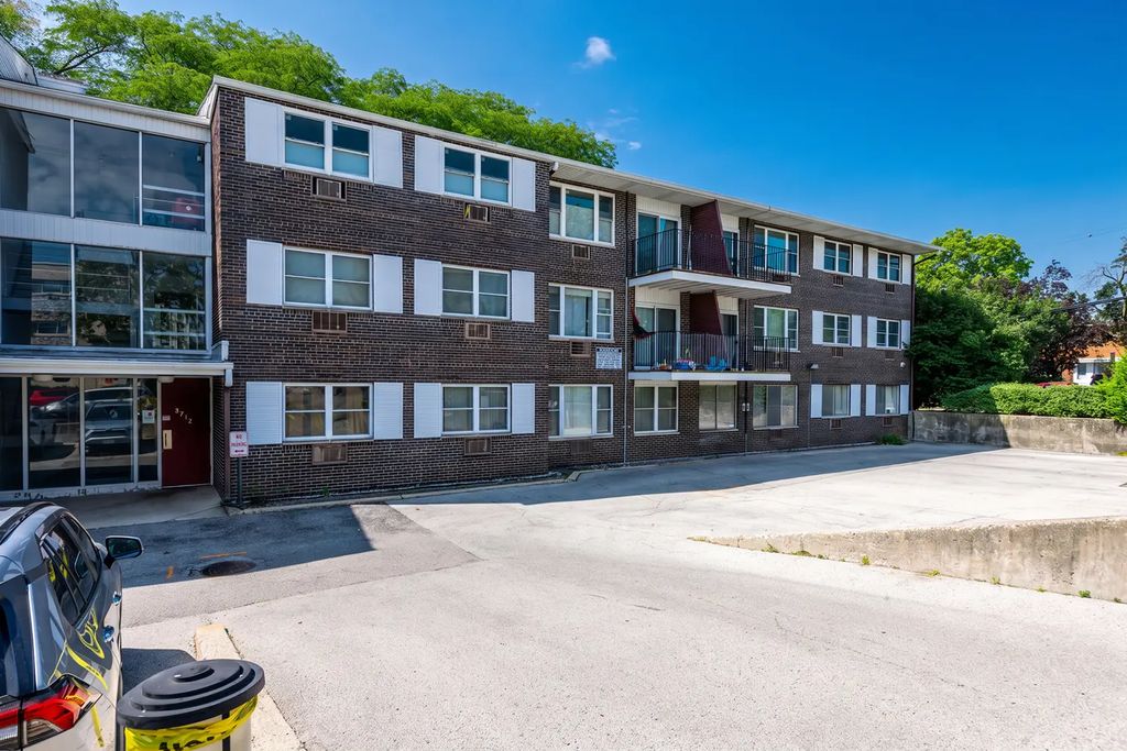 8712 Skokie Boulevard 1i, Skokie, 60077
