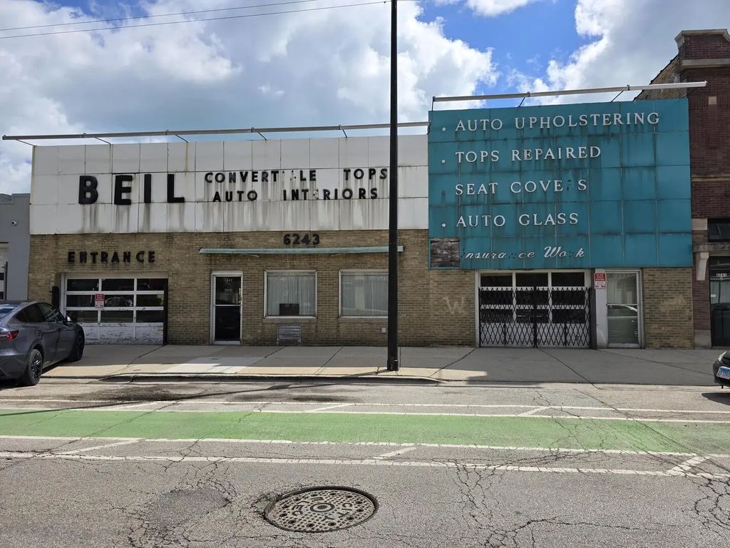 6243 N Clark Street, Chicago, 60660
