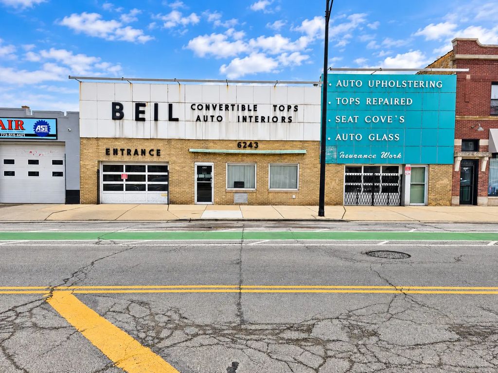 6243 N Clark Street, Chicago