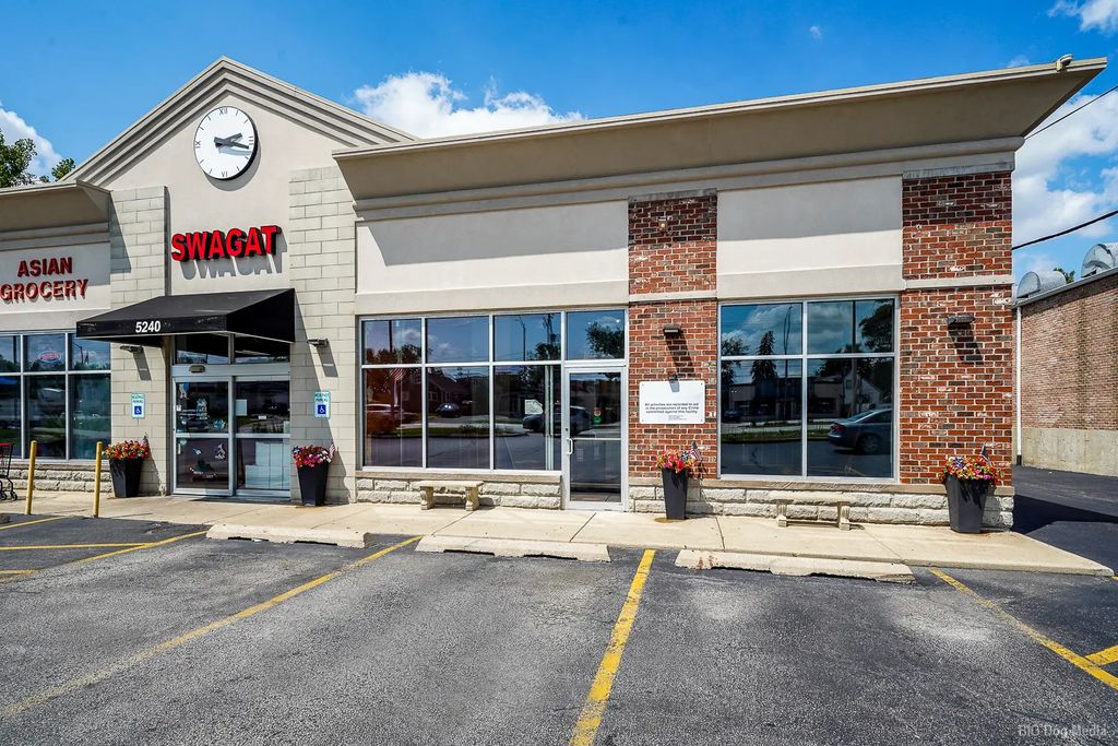 5240 159th Street 1b, Oak Forest
