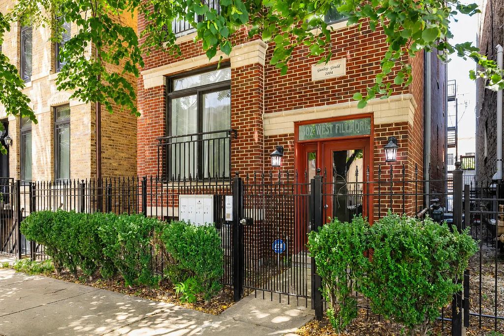 1302 W Fillmore Street 4, Chicago