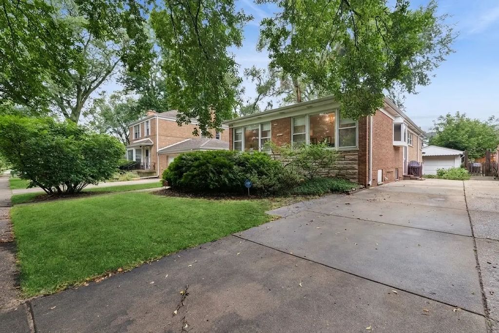 1619 Seward Street, Evanston