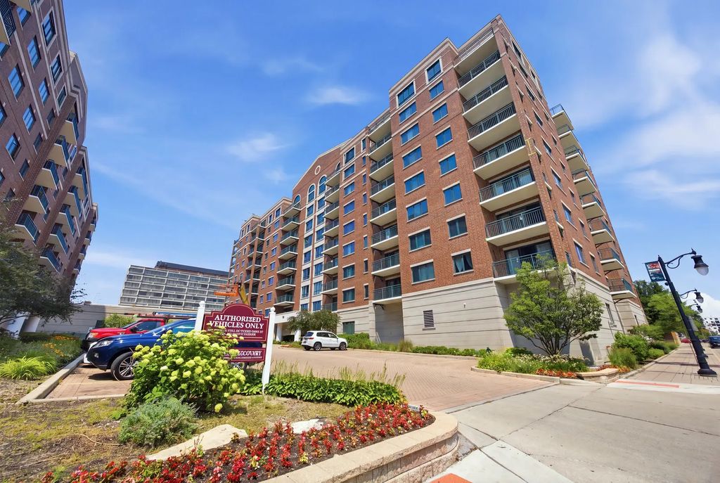 750 Pearson Street 302, Des Plaines