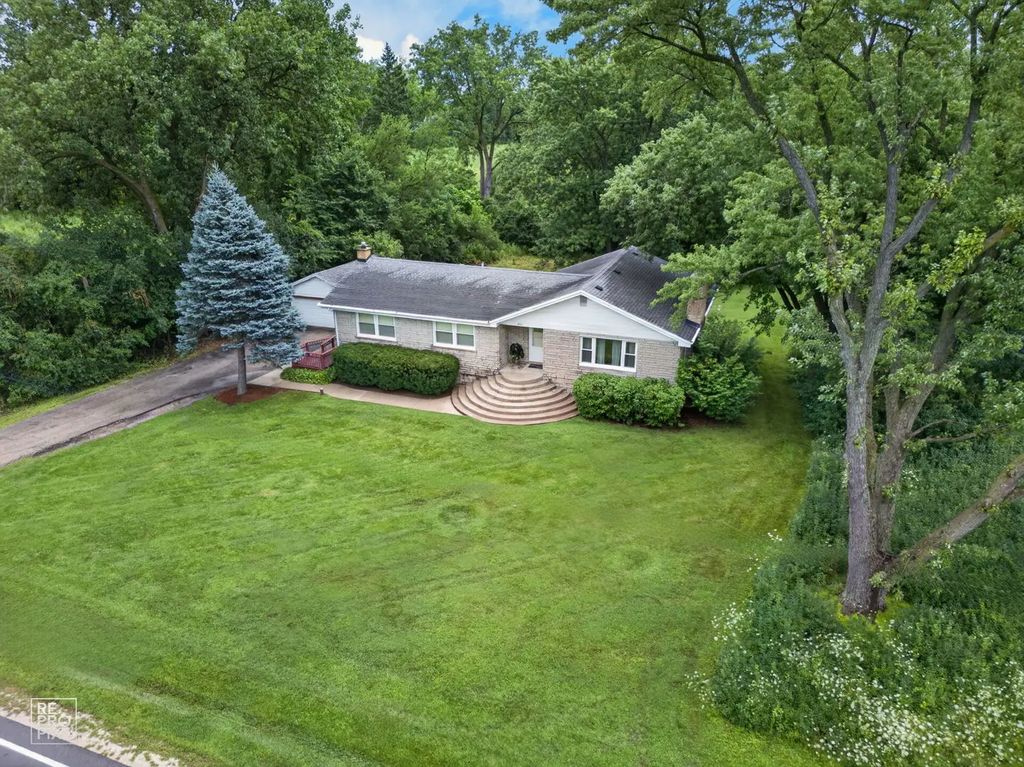 4n751 Aka 251 Medinah Road, Bloomingdale