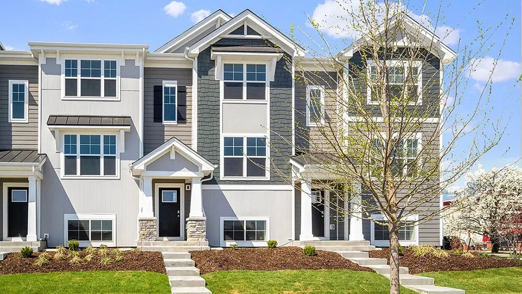 2048 Yellowstone Boulevard, Mundelein